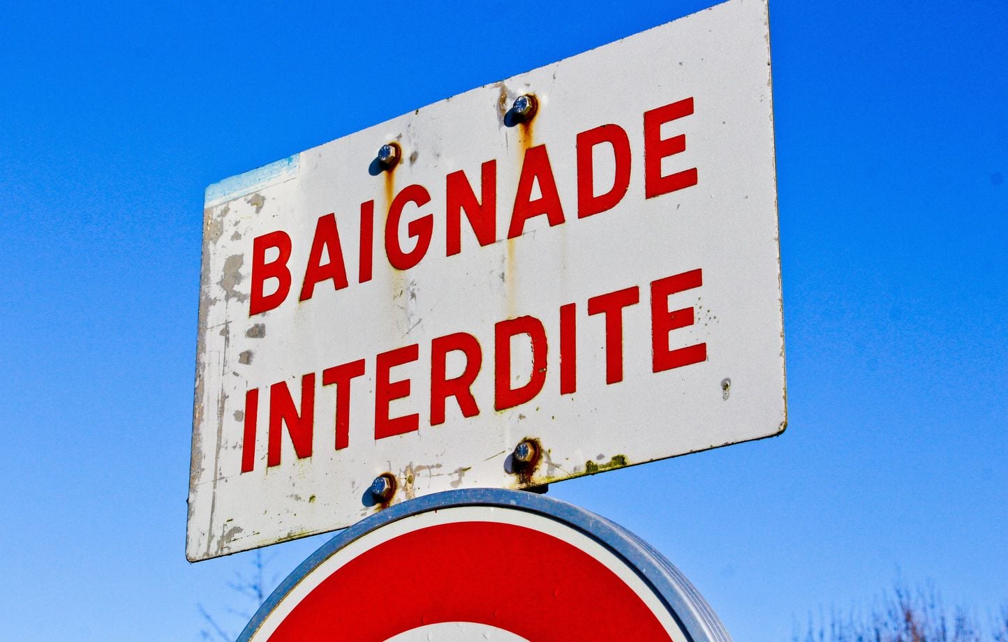 Dos adolescentes de 15 años se ahogaron en Besançon mientras nadaban prohibidos Dos adolescentes de 15 años se ahogaron en Besançon mientras nadaban prohibidos